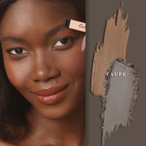 06 Brow _ Eye Perfect Finishing Compact-Taupe-Model-Texture-1200X1200
